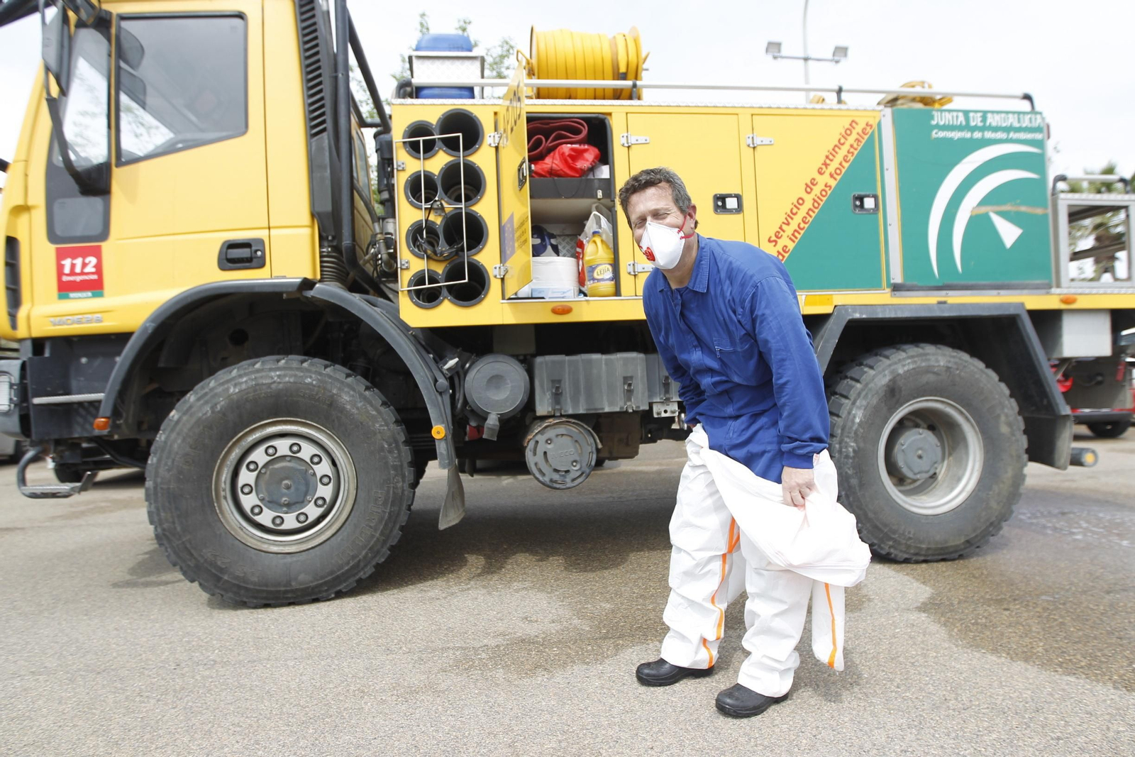 Fotogalería actuación INFOCA y UME por el coronavirus en Almería. Covid-19