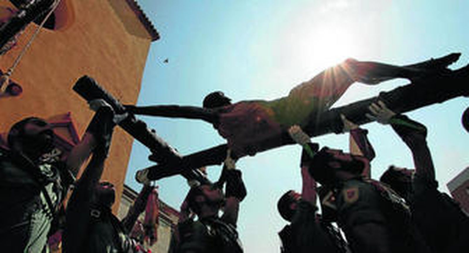 El Cristo de la Buena Muerte durante el traslado.