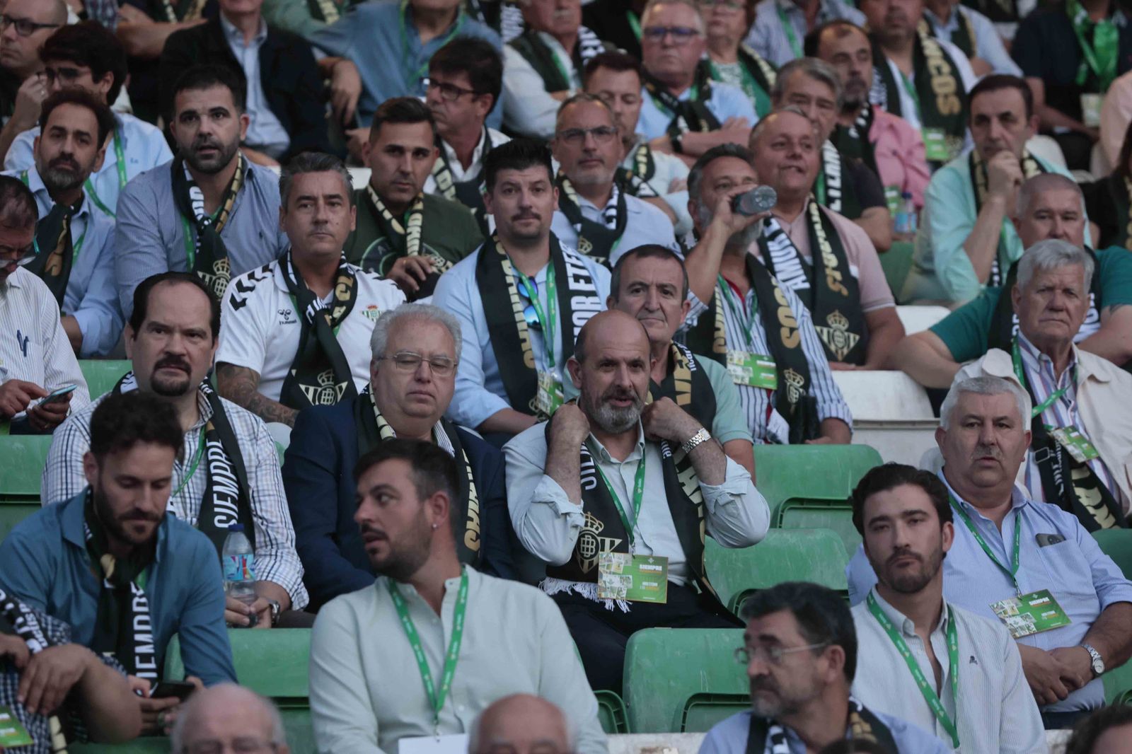 Búscate en el acto Siempre Verdiblancos