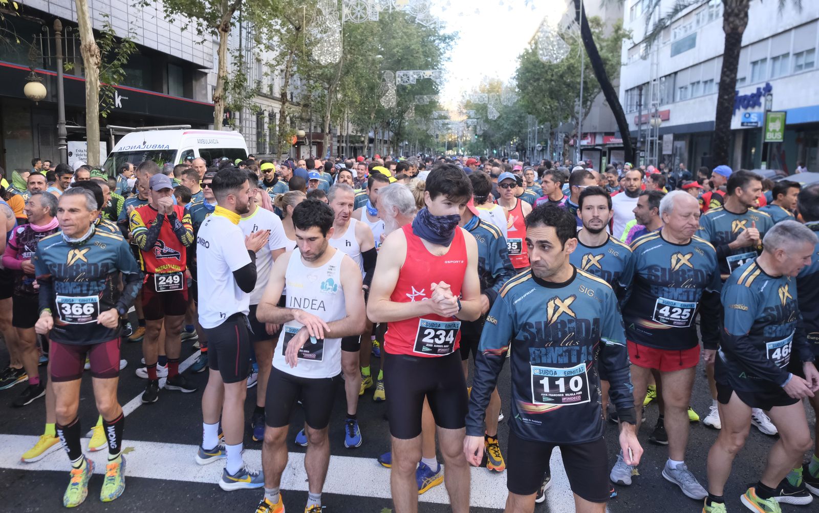 Las imágenes de la novena edición de la Subida a las Ermitas, en Córdoba.