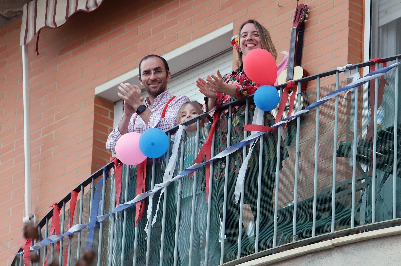 Imágenes de los aplausos de la calle Fenicios