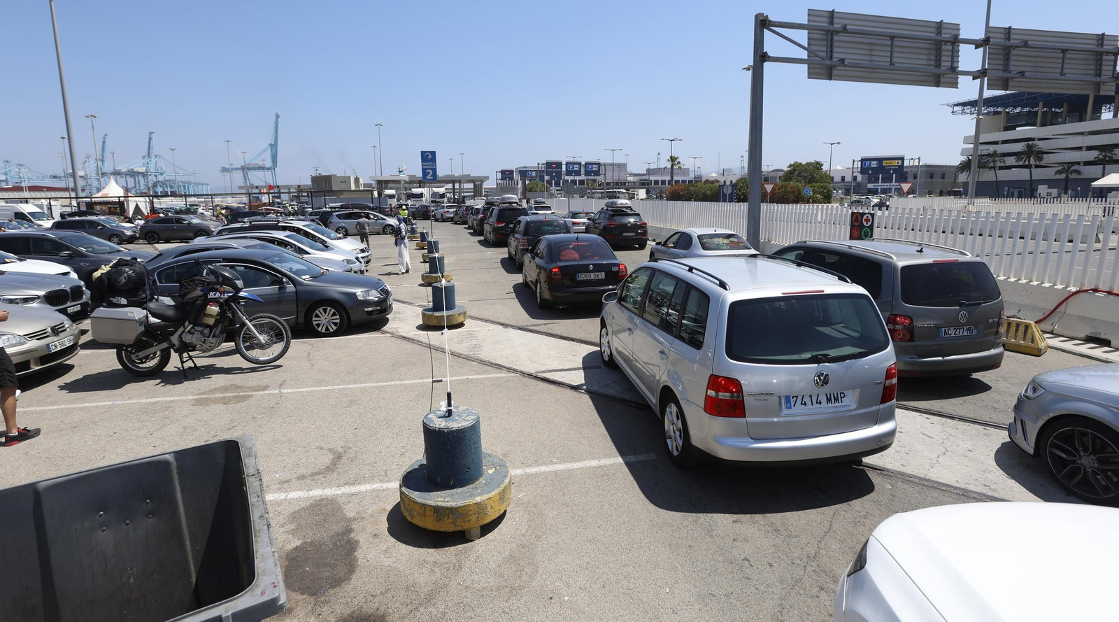 Las fotos del sábado más concurrido en la Operación paso del Estrecho en Algeciras