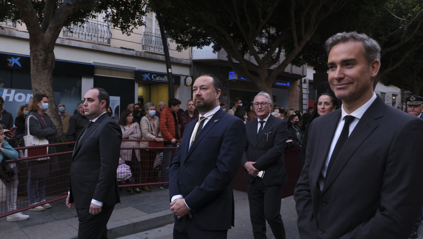 Procesión del Santo Entierro en Almería, en imágenes.
