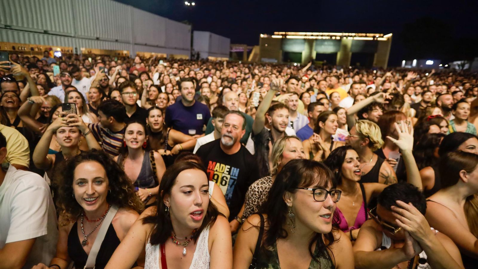 La Plazuela en concierto, en Bahía Sound