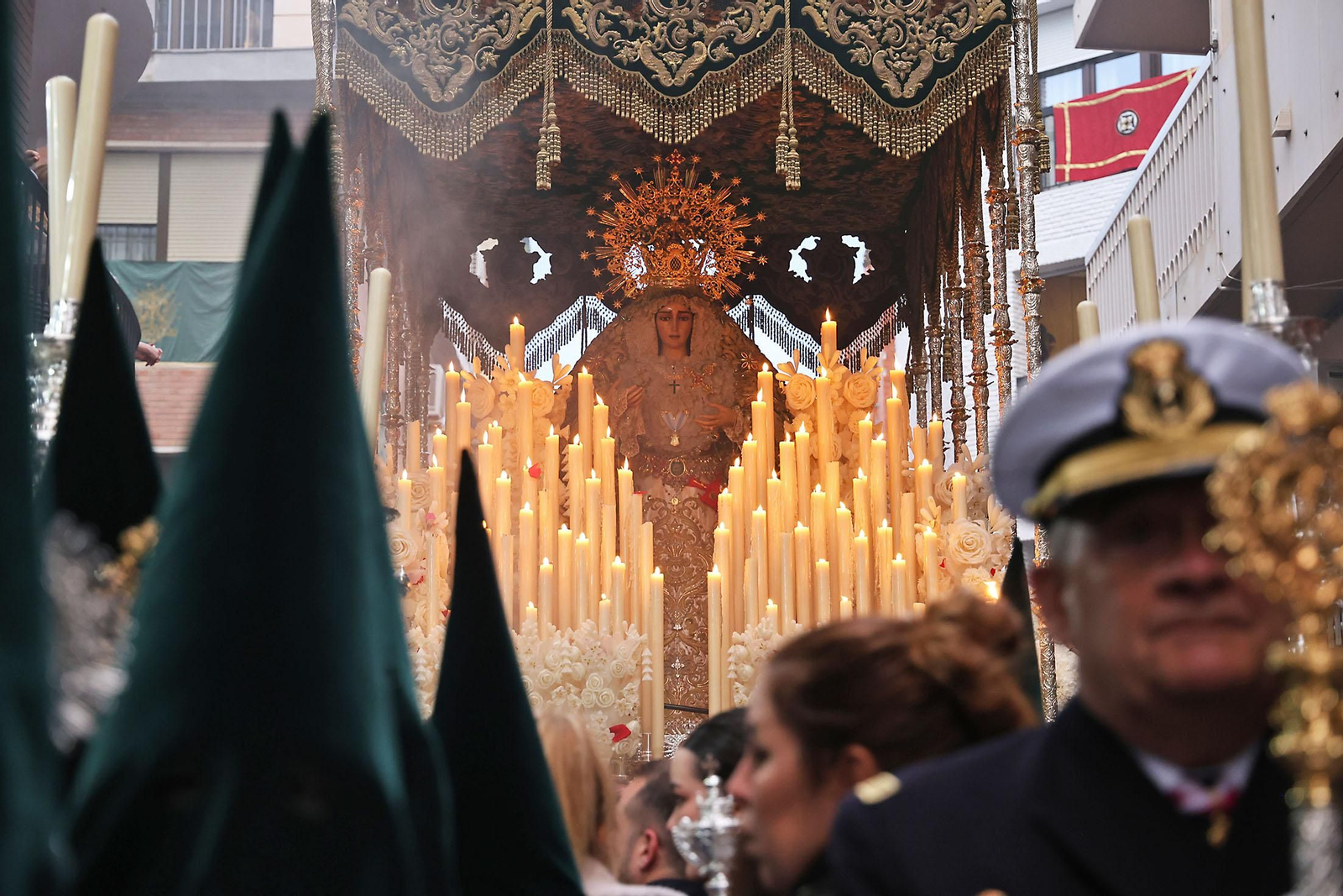 Miércoles Santo: La Hermandad de La Esperanza por las calles de Huelva
