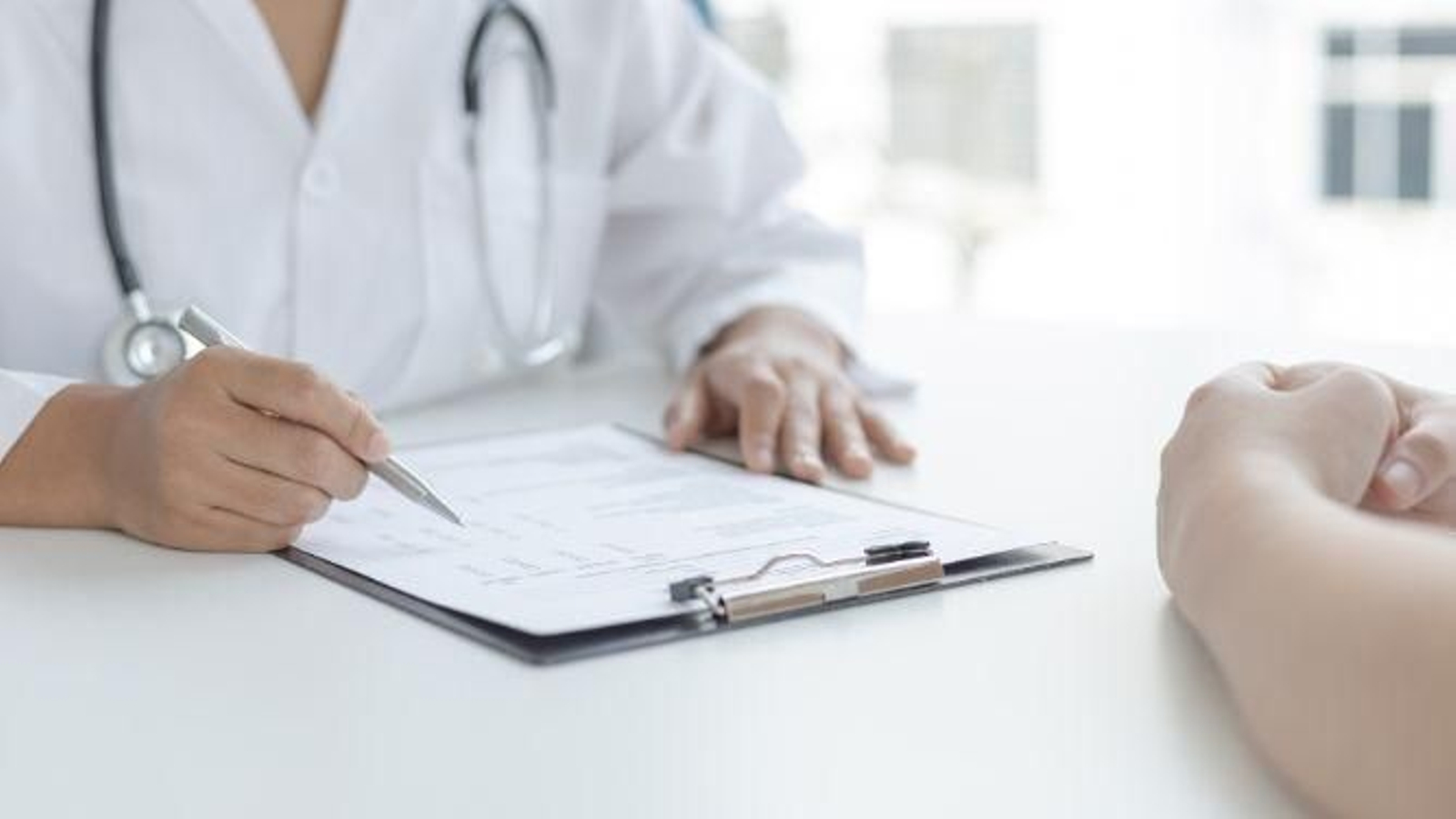 Concentración en repulsa de la agresión a un médico en el consultorio de Guarromán