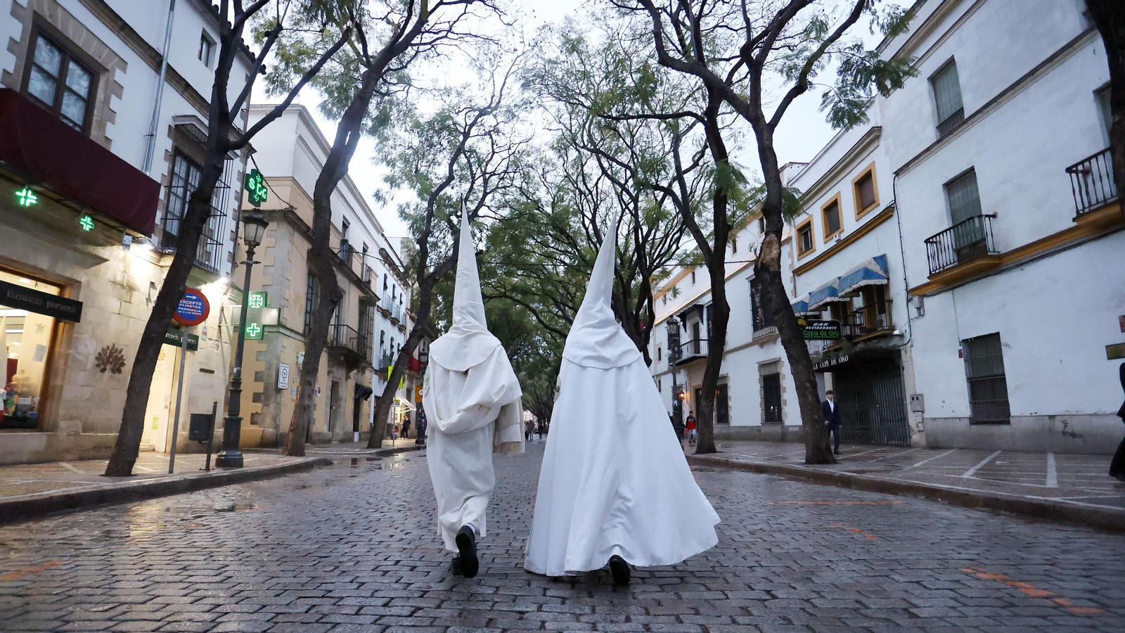 La lluvia apareció en la tarde del Viernes Santo