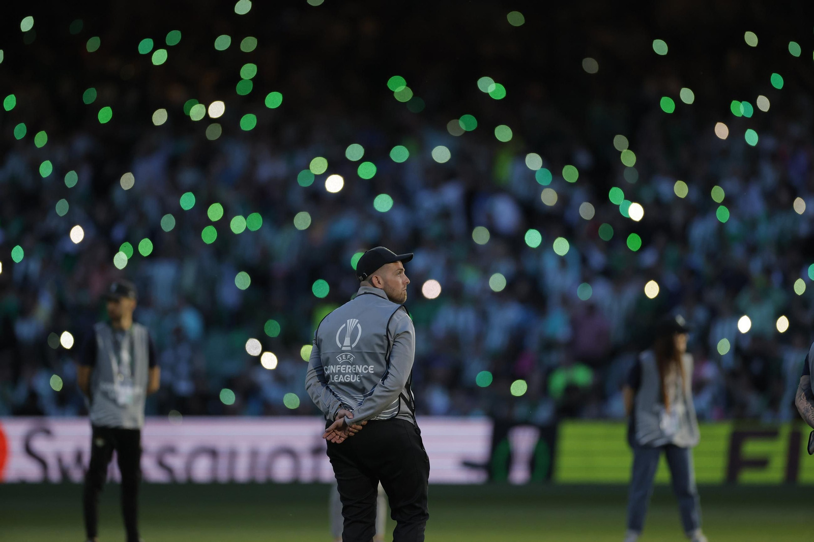 Búscate en las fotos del Betis - Jagiellonia