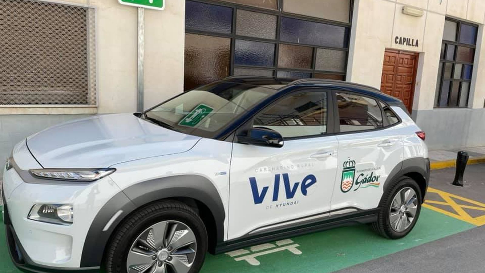 El punto de carga está ubicado en la calle Real de Gádor.