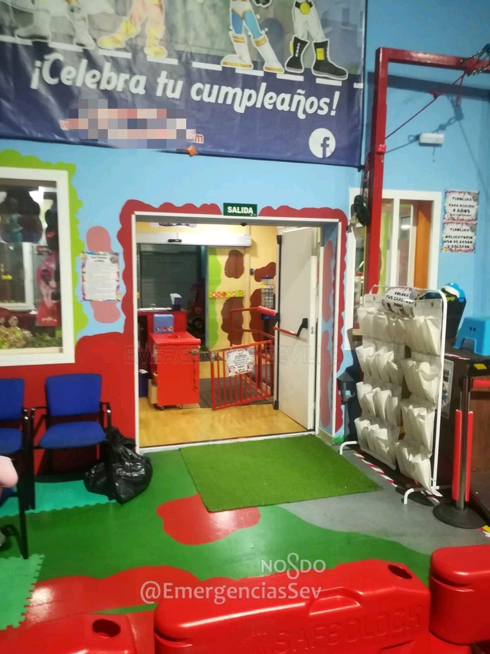 El interior del parque precintado.