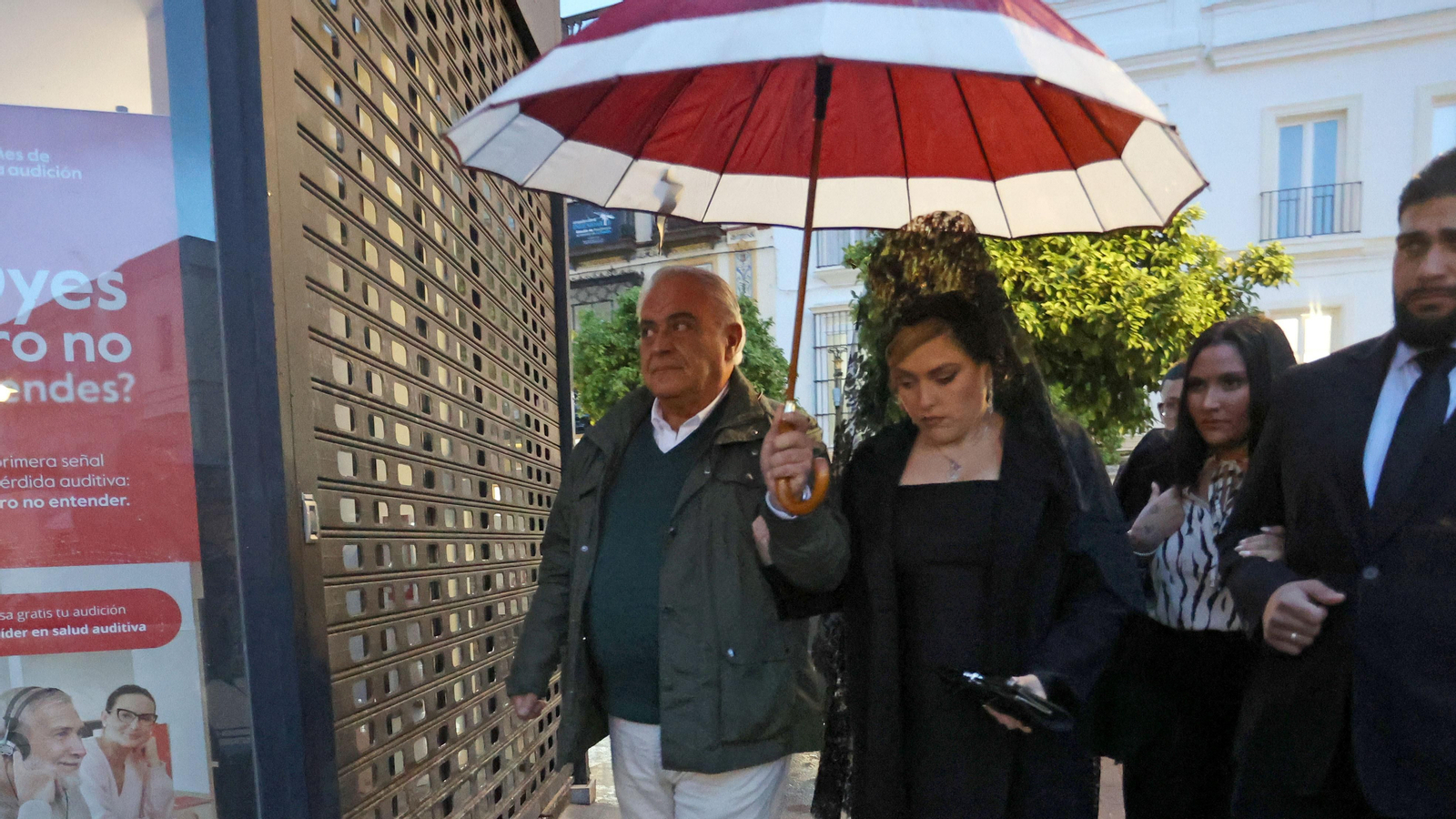 La lluvia apareció en la tarde del Viernes Santo