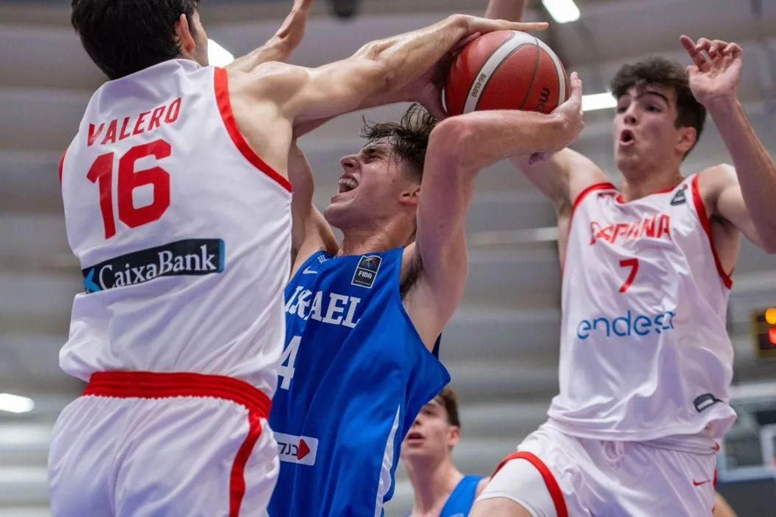 Europeo sub 18: Otro partidazo de Mario Saint Supéry, pero sin medalla