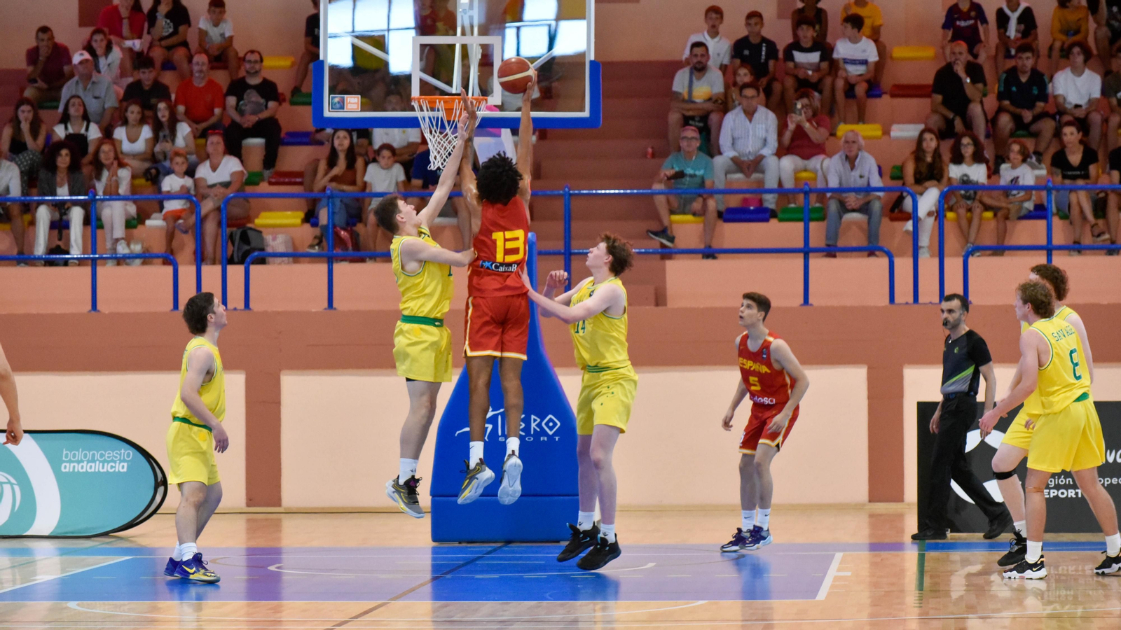 Las fotos de la reinauguración del Pabellon Municipal de La Línea