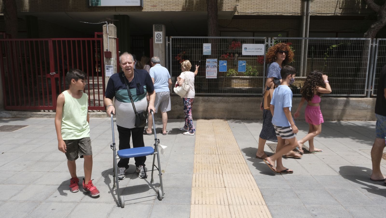 Imágenes de la votaciones en Almería al parlamento andaluz