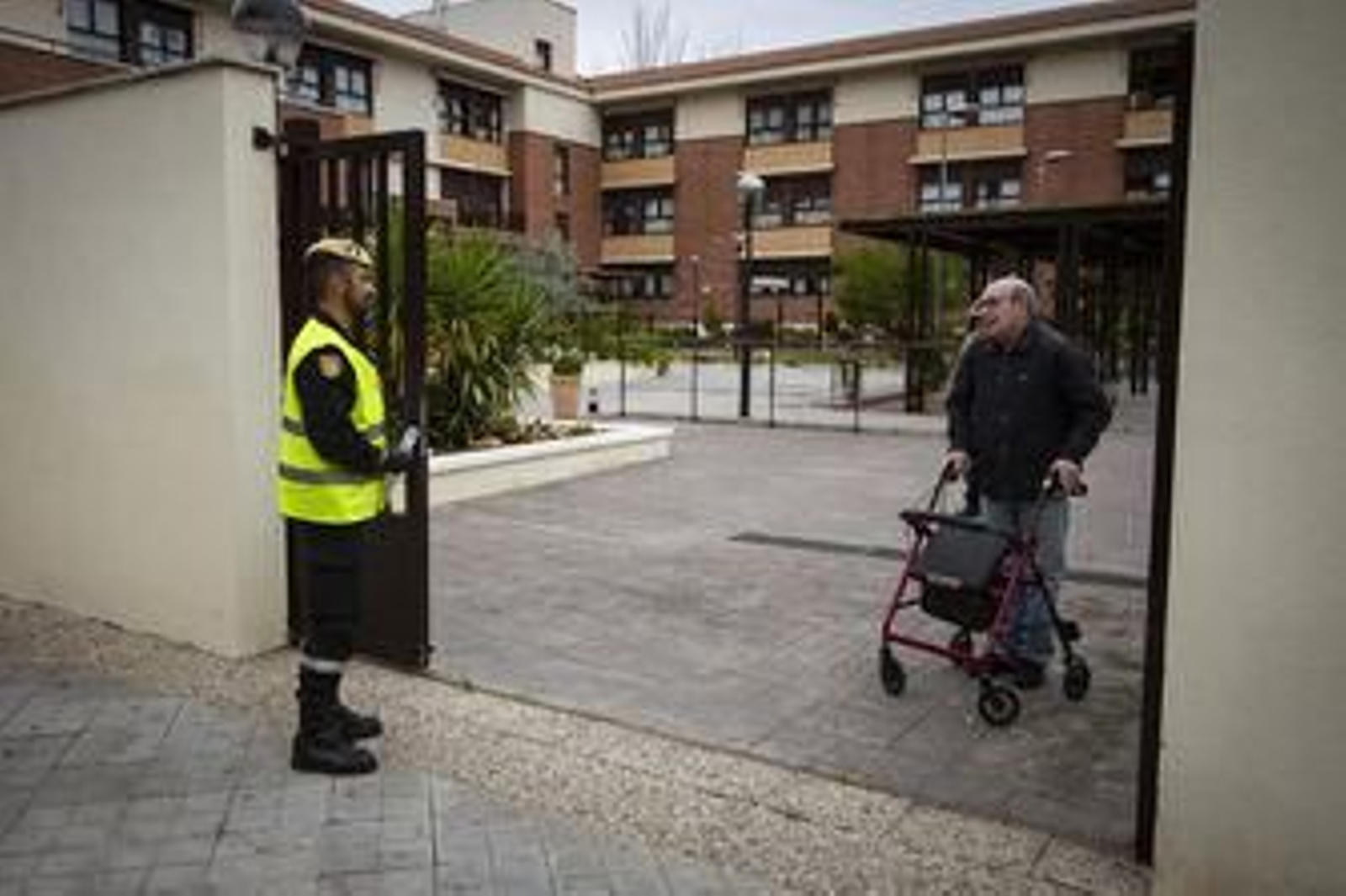 Coronavirus Granada: la Junta medicaliza las residencias de ancianos  Ballesol y Virgen de la Paz