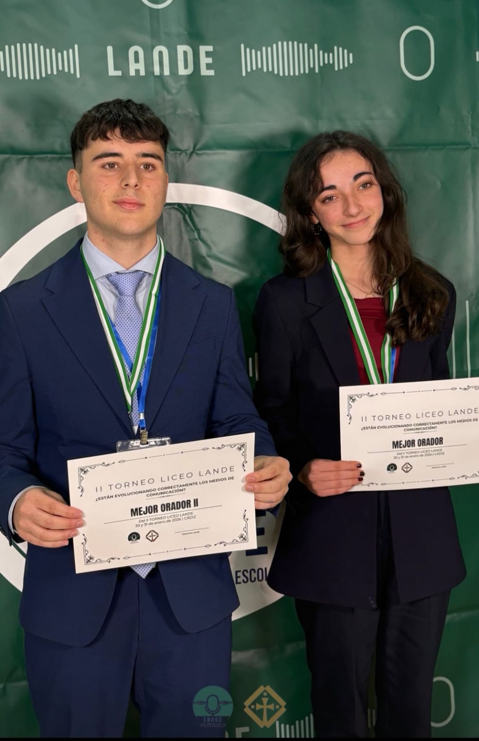 Las imágenes del torneo de la Liga Andaluza de Debate Escolar en el Liceo de San Fernando