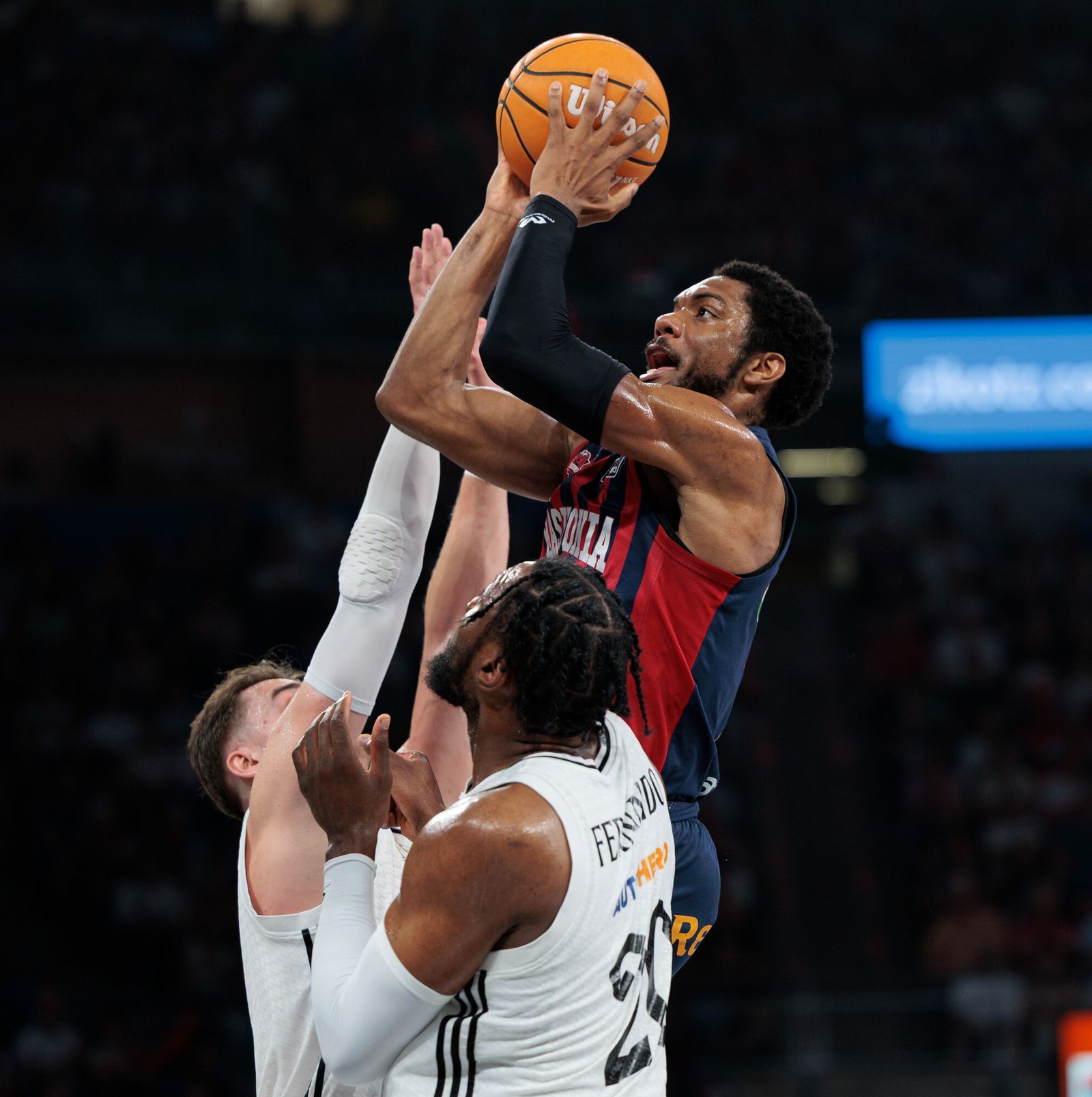El Madrid tumba al Baskonia y espera a Unicaja o Barcelona en semifinales