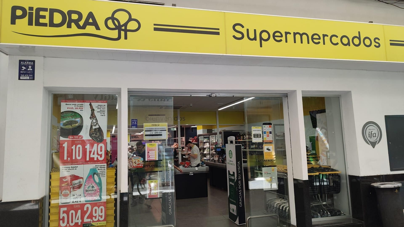 Un supermercado Piedra de Córdoba capital.