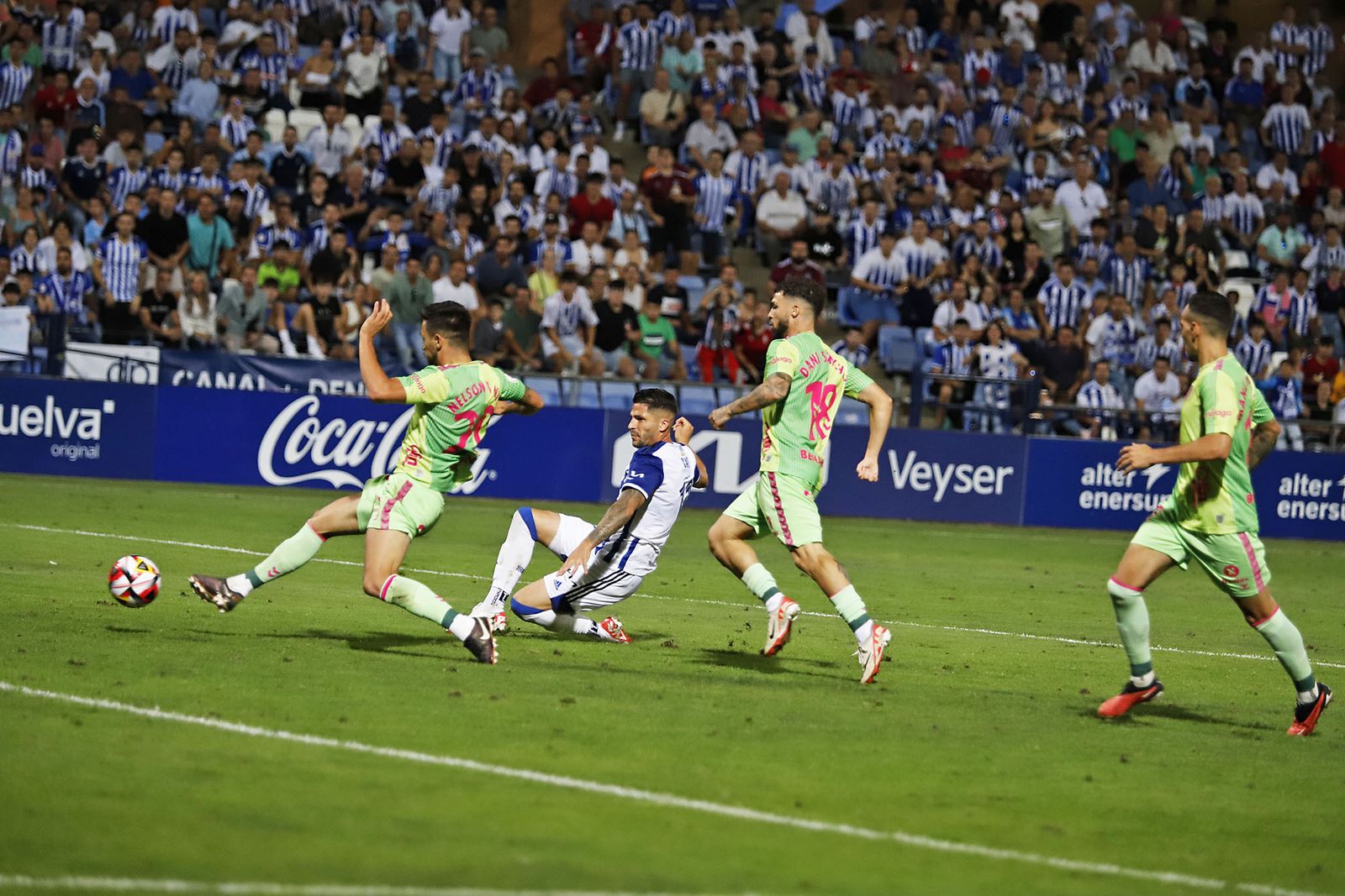 Imágenes del encuentro entre el Recreativo de Huelva y el Málaga