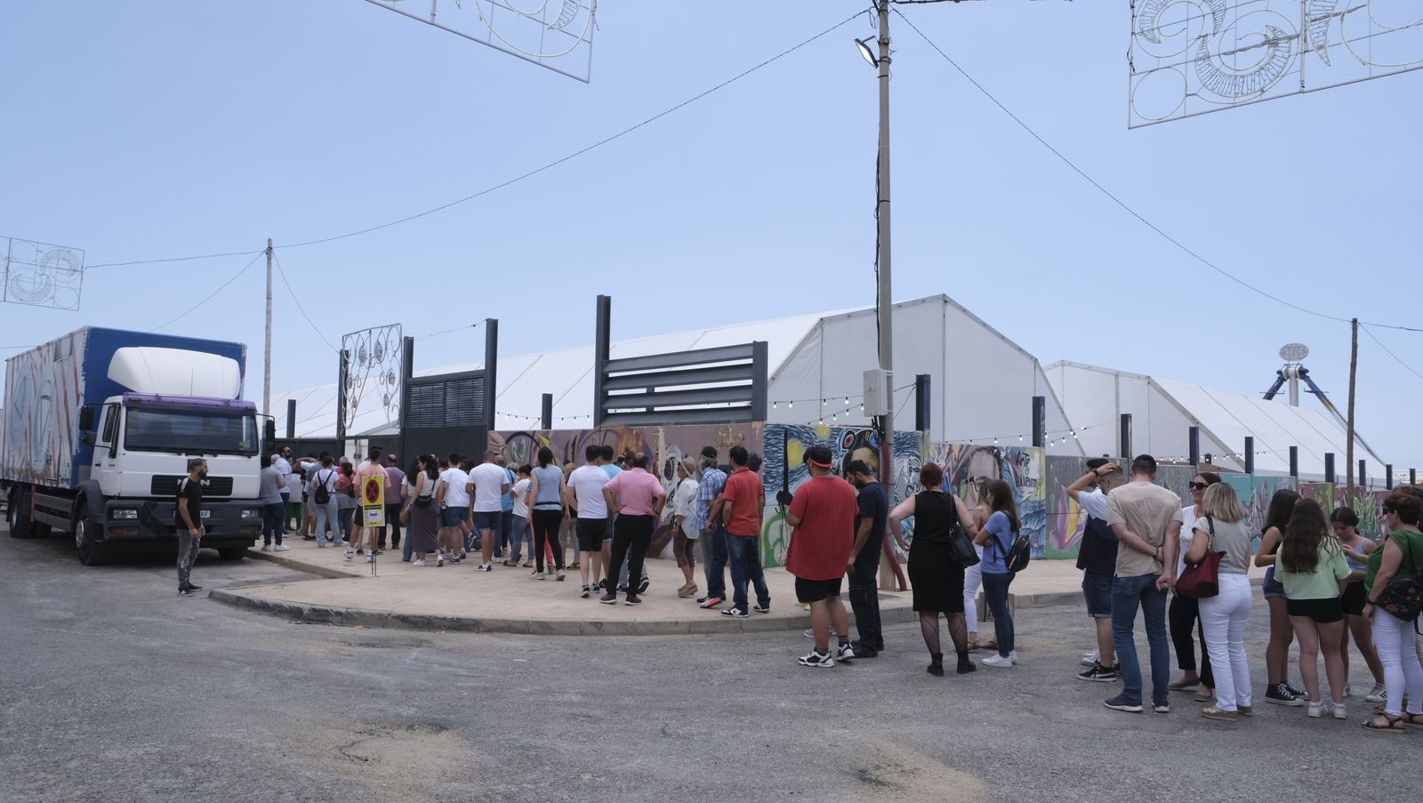 Imágenes de la degustación de huevos fritos con chorizo, en las Fiestas de Santa María del Águila