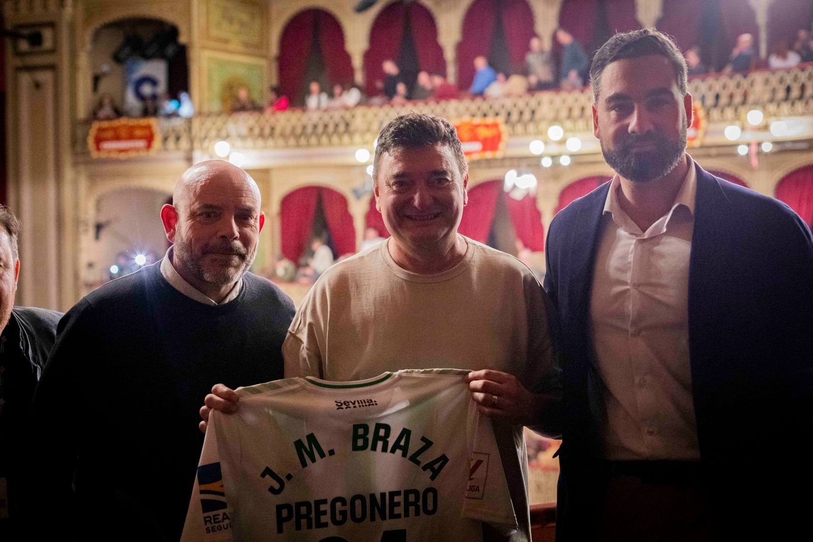 El ambiente en la segunda sesión de cuartos del COAC.