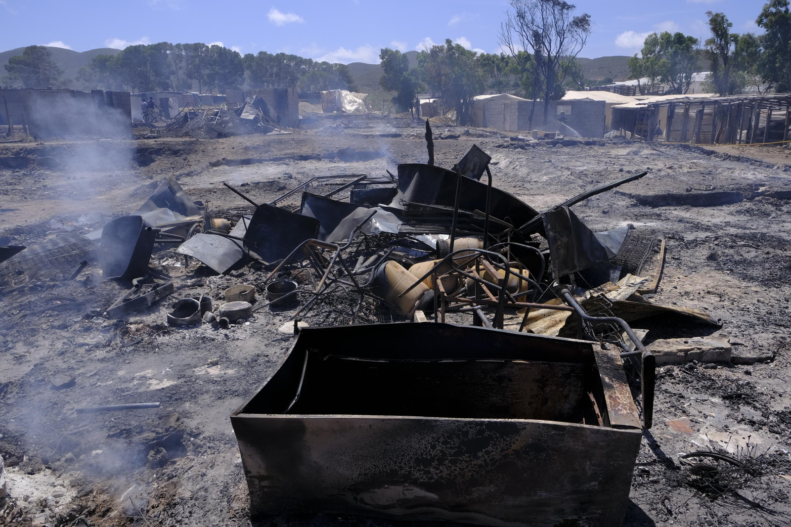 Fotogalería incendio asentamiento de chabolas en Atochares-Níjar (Almería)