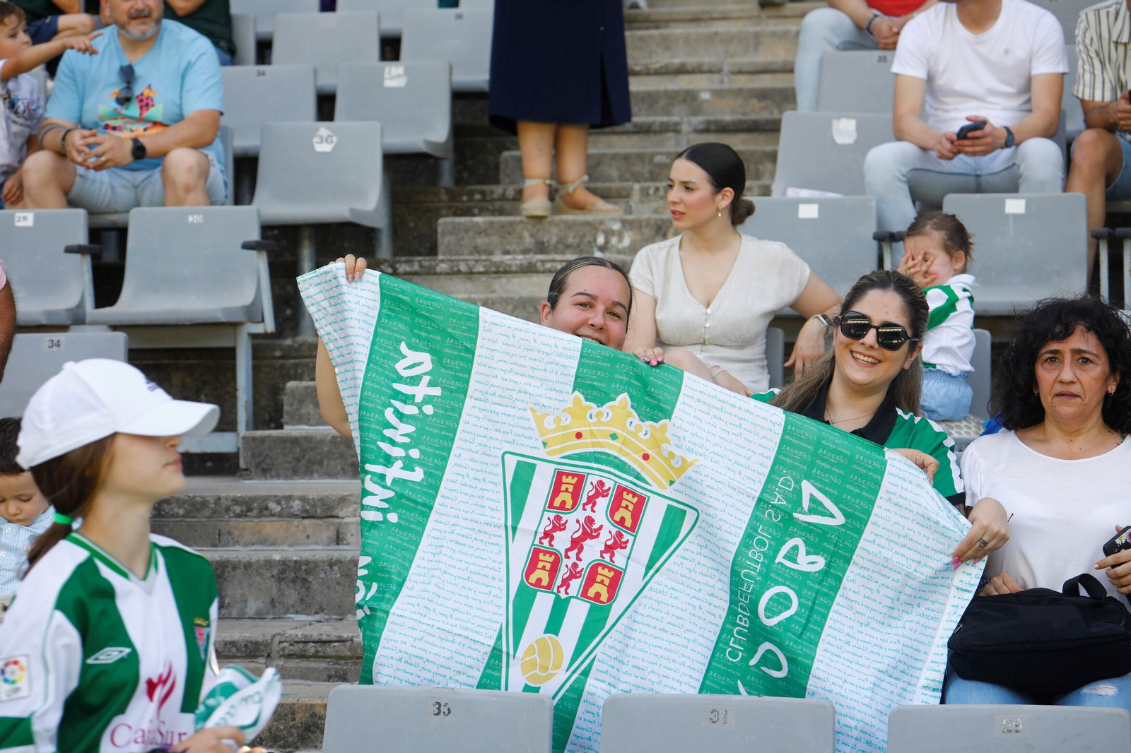 Las mejores fotos del ambiente en El Arcángel para el Córdoba CF - Algeciras
