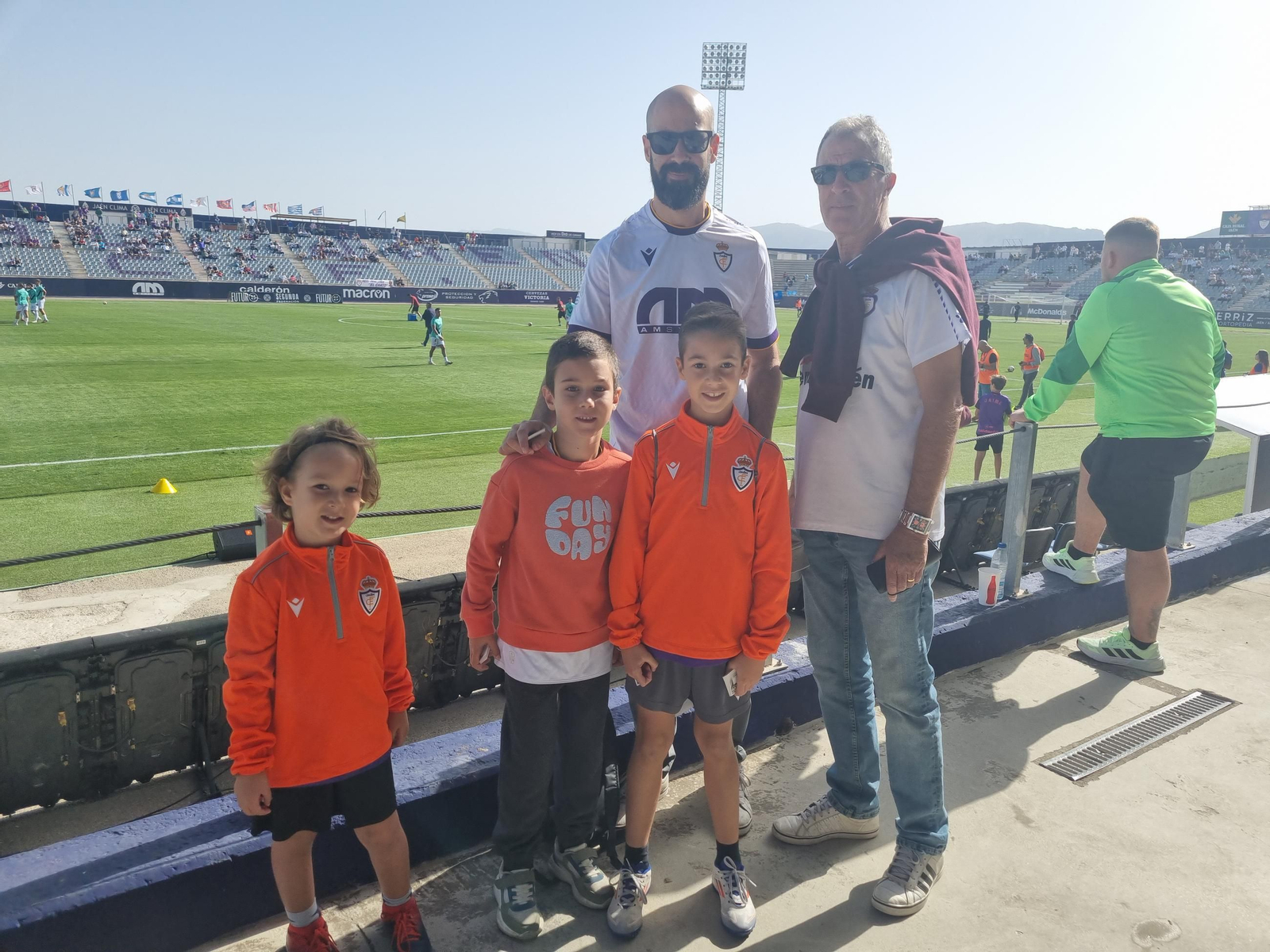 La afición lagarta en el empate entre el Real Jaén y UD Melilla, en imágenes