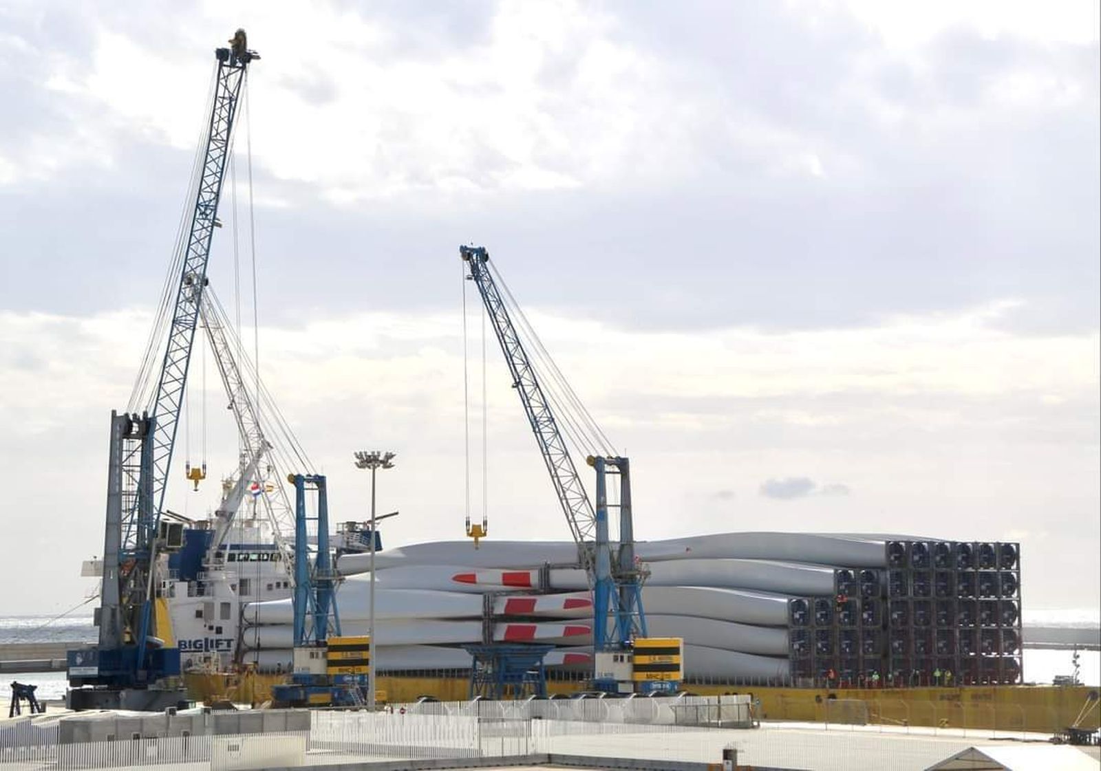 El Puerto de Motril crece un 8% en el número de buques mercantes durante 2021