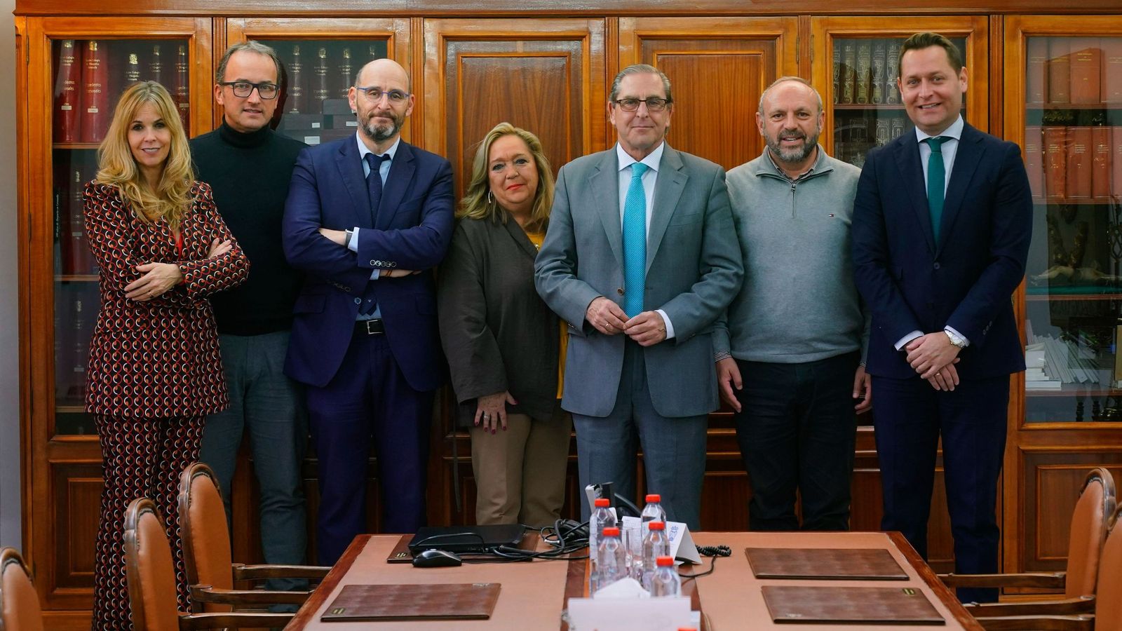 El decano Leandro Cabrera entrega a Aspace y Proyecto Hombre cerca de 11.500 euros en esta trigésima edición de la iniciativa
