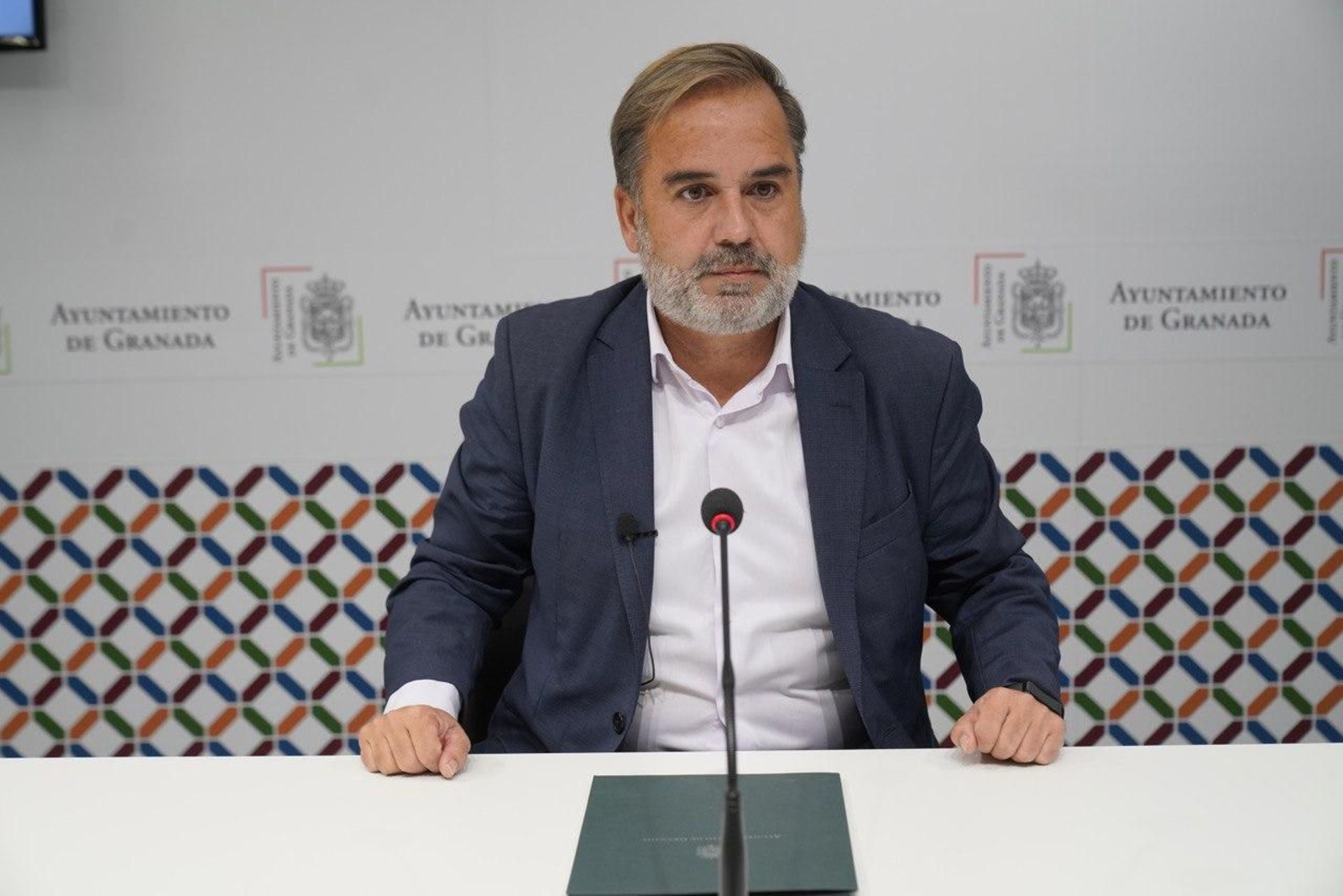 El concejal Jacobo Calvo en rueda de prensa El concejal Jacobo Calvo en rueda de prensa