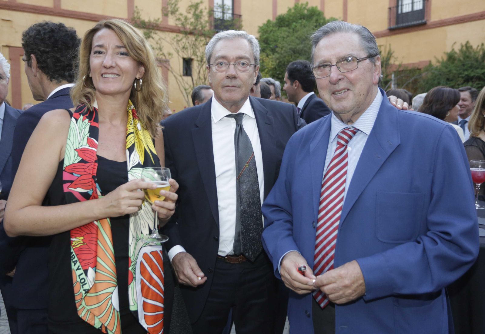 Carmen Pérez, profesora de la Universidad de Sevilla; Rogelio Velasco, profesor del IE Business School, y Fernando Faces, del Instituto Internacional San Telmo.