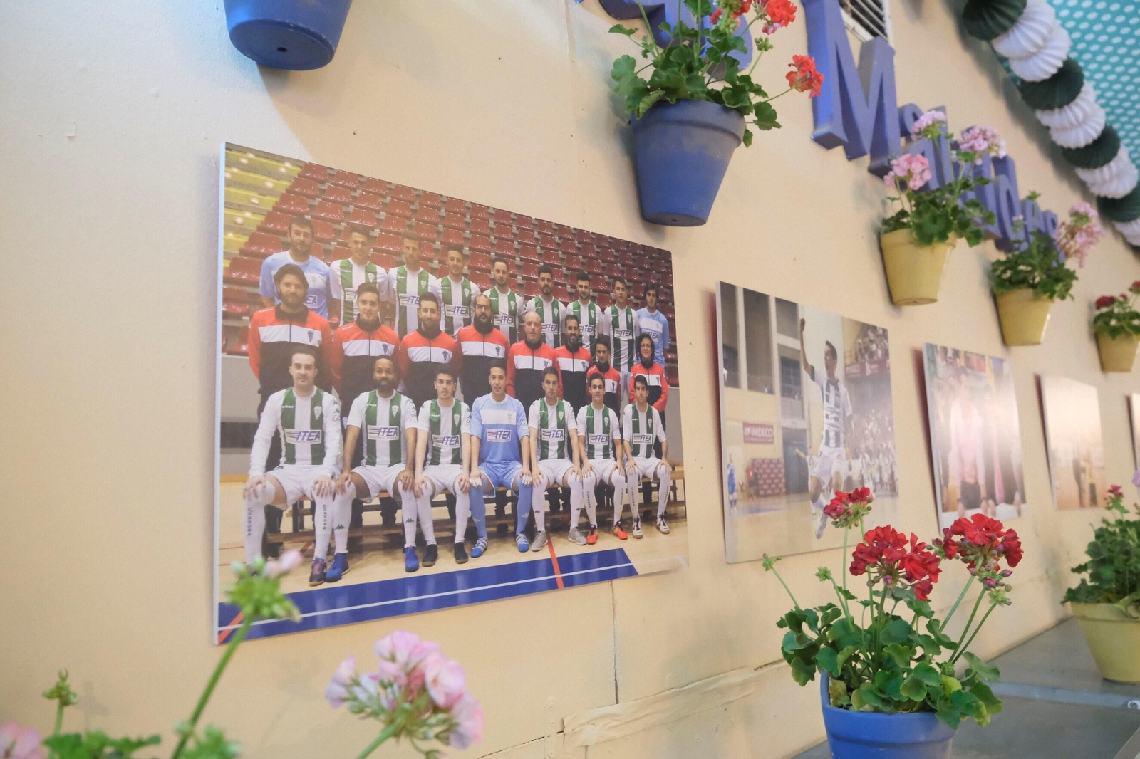 La exposición fotográfica por el décimo aniversario del Córdoba Futsal, en imágenes