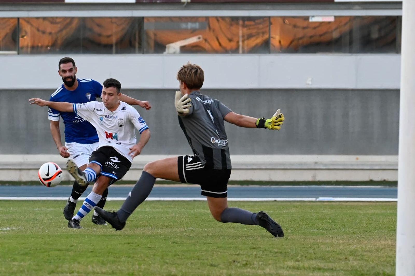 Imágenes de la victoria del Jerez Industrial frente al San Fernando 1940 en Chapín
