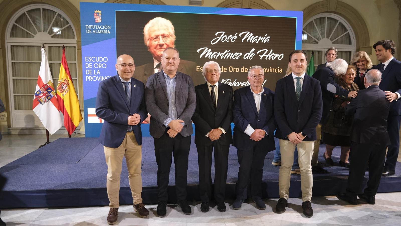 Imágenes de la entrega del Escudo de Oro de la Provincia de Almería a José María Martínez de Haro