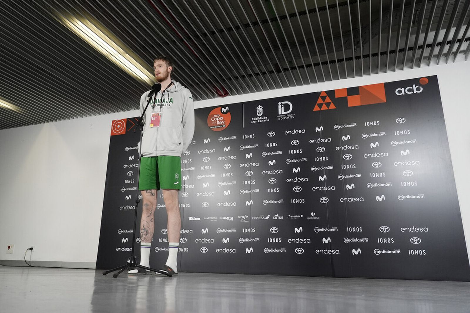 El Unicaja prueba el Gran Canaria Arena