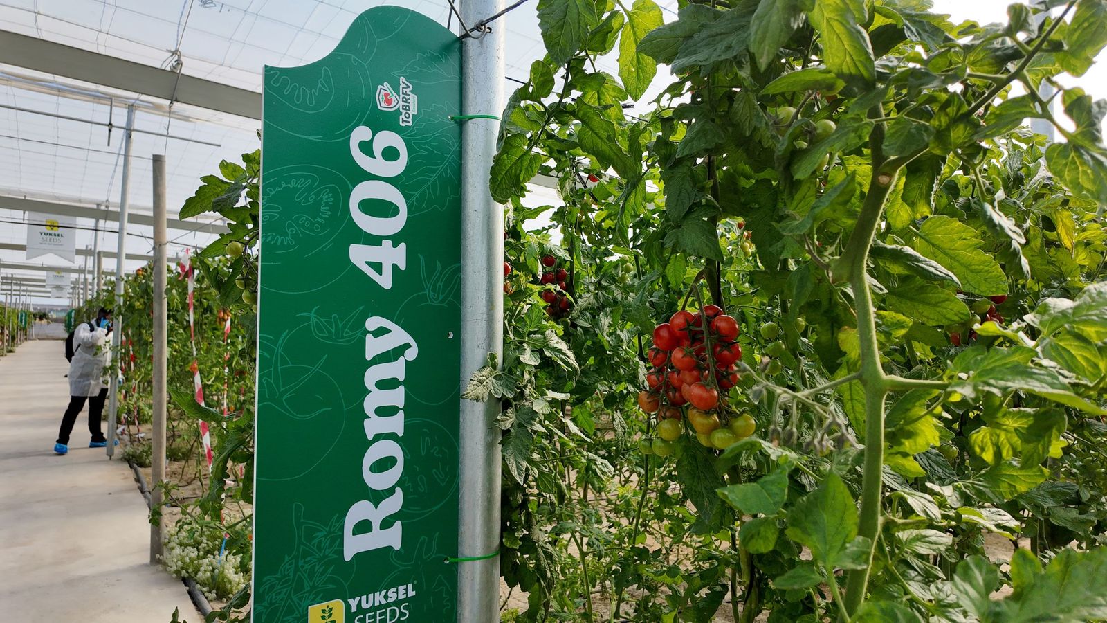 Yuksel inaugura su nuevo centro de investigación y desarrollo en Vícar