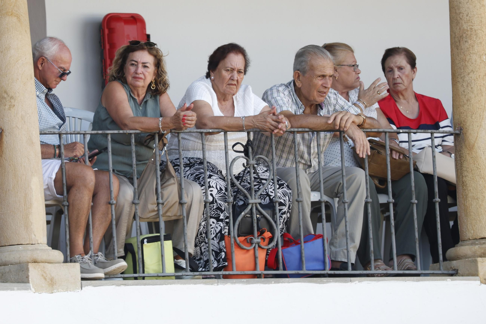 Búscate en la plaza de toros de San Roque durante la corrida de la Feria