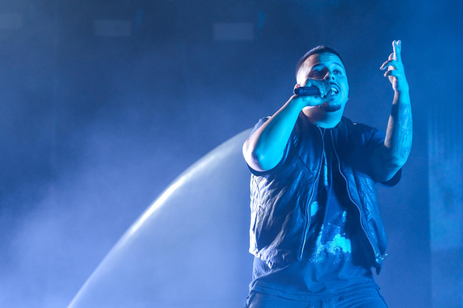 Concierto de Cruz Cafuné en el Cabaret Festival