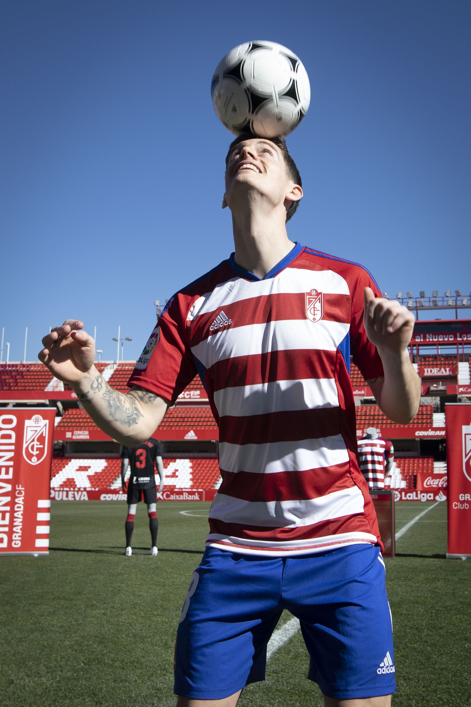 Las mejores imágenes de la presentación de Pol Lozano