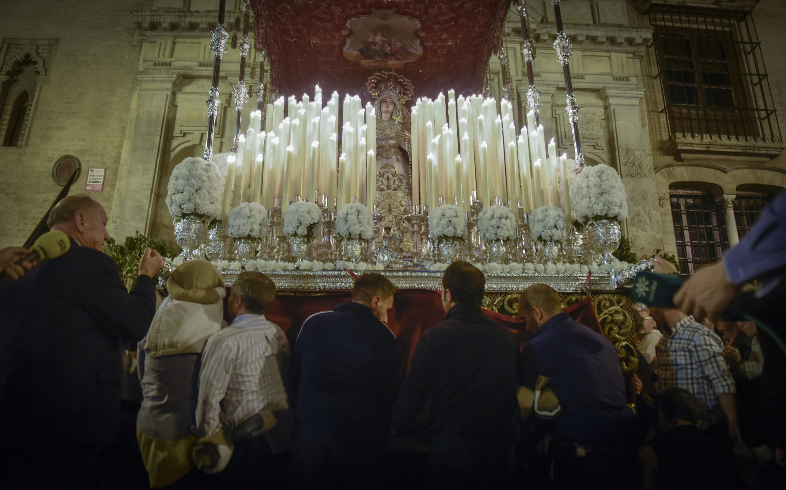La Hermandad de Cristo de Burgos, en imágenes