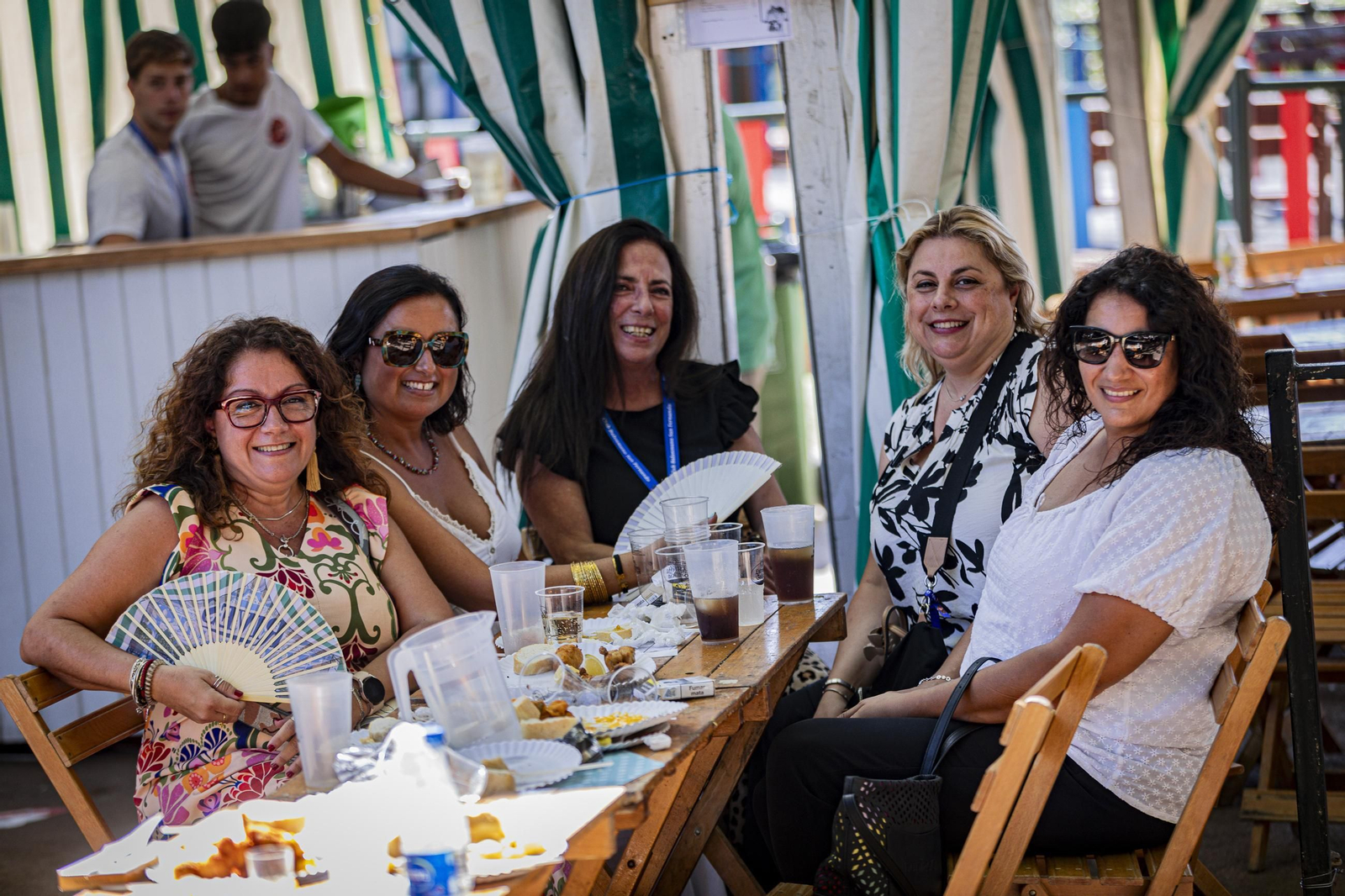 Búscate en las imágenes del Día de la Mujer de la Feria del Carmen y de la Sal de San Fernando