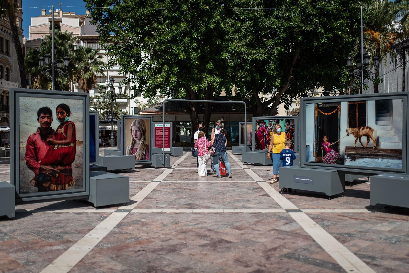 La presentación de la exposición de Cristina García Rodero "Tierra de Sueños" en imágenes
