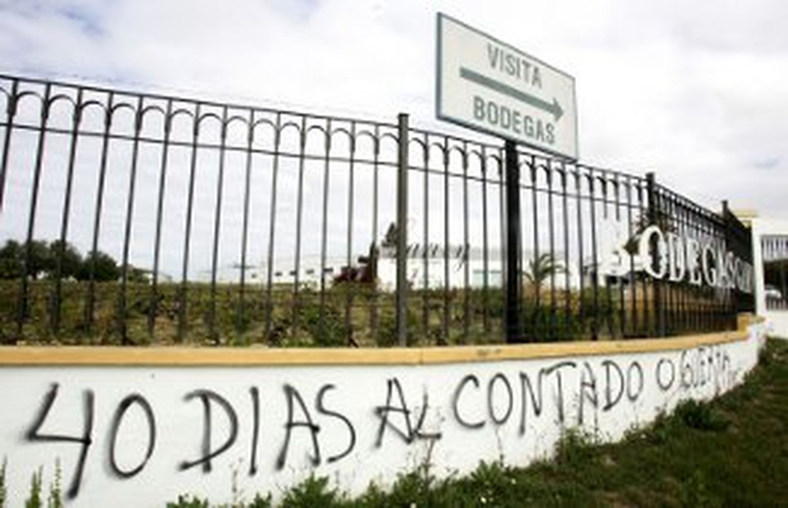 La plantilla de Garvey estalla