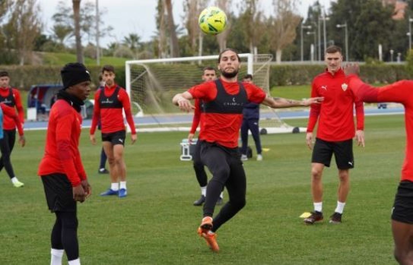 Rondo en el entrenamiento de esta mañana.