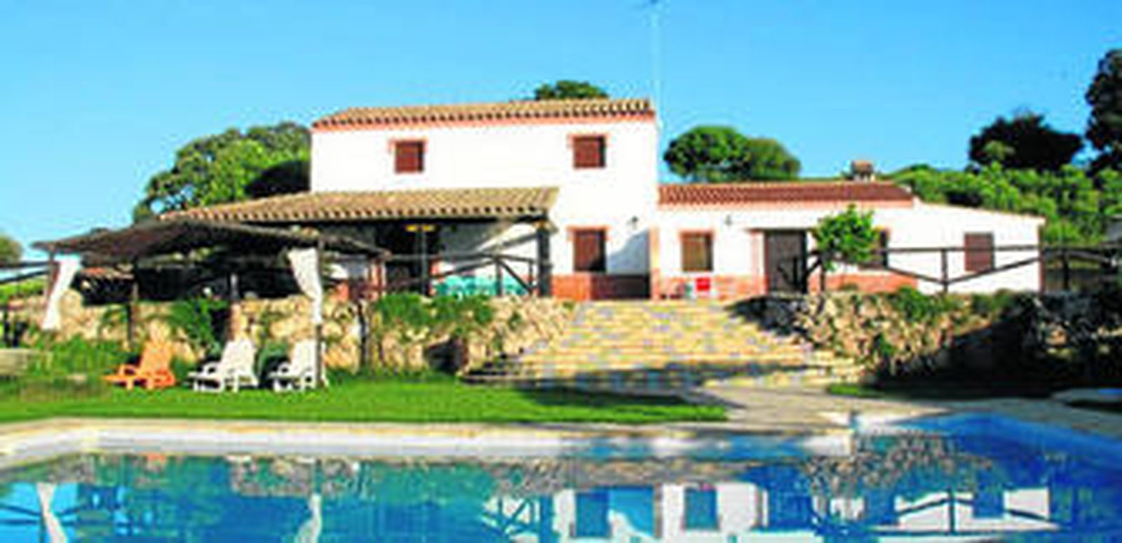 La  casa rural Los Cuatro Olivos, en El  Bosque , es uno de los  alojamientos ofrecidos en esta web de turismo.