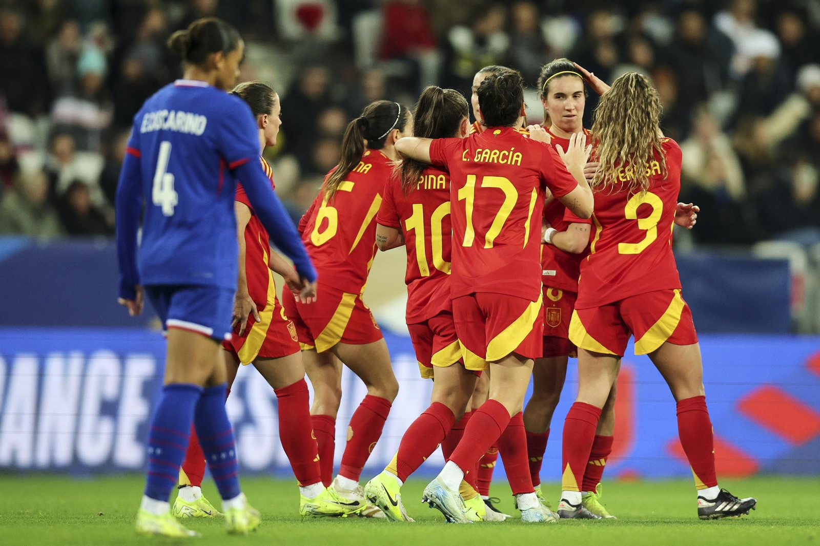 Las fotos de la exhibición de España femenina en Francia