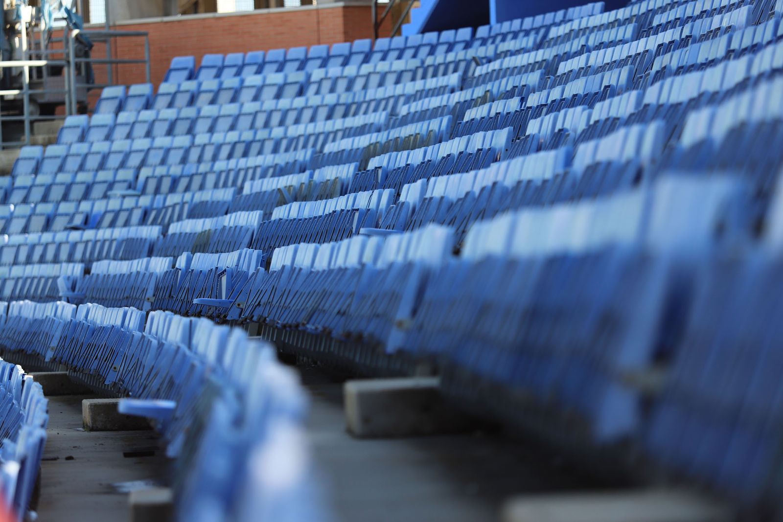 Las imágenes del Nuevo Colombino sin público por las restricciones del coronavirus