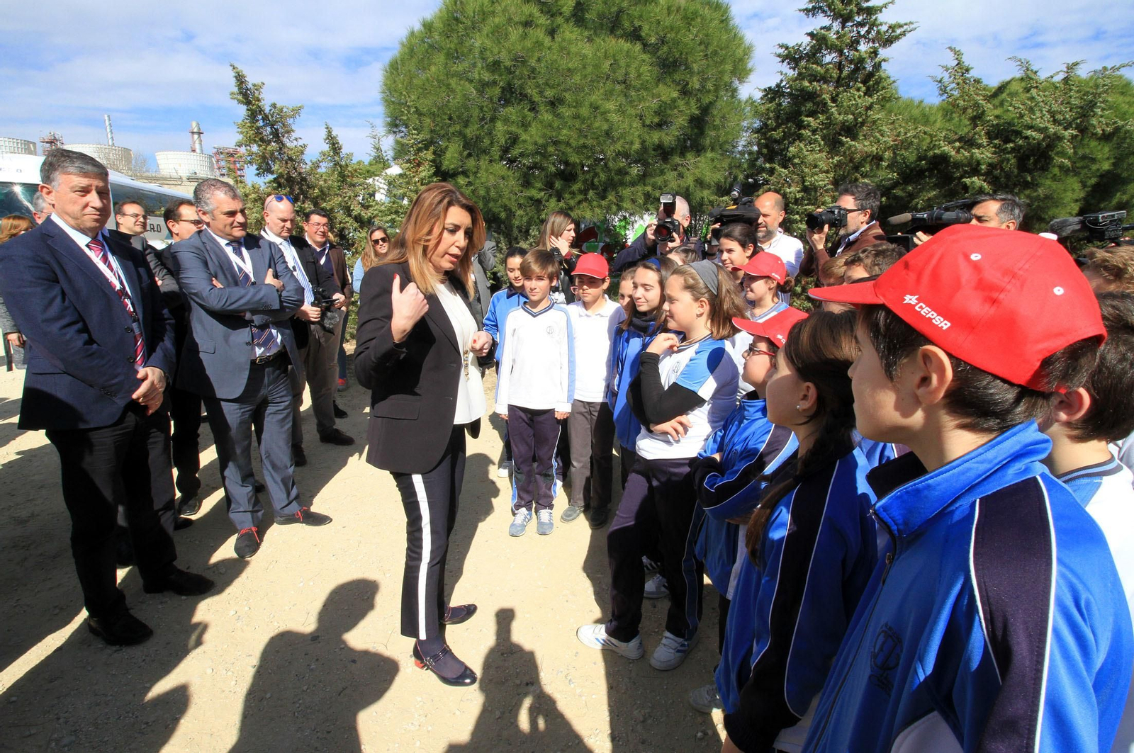 La presidenta de la Junta de Andalucía, Susana Díaz, y el consejero delegado de Cepsa, Pedro Miró, inauguran el proyecto 'Optimización de Aromáticos' de Cepsa, en imágenes