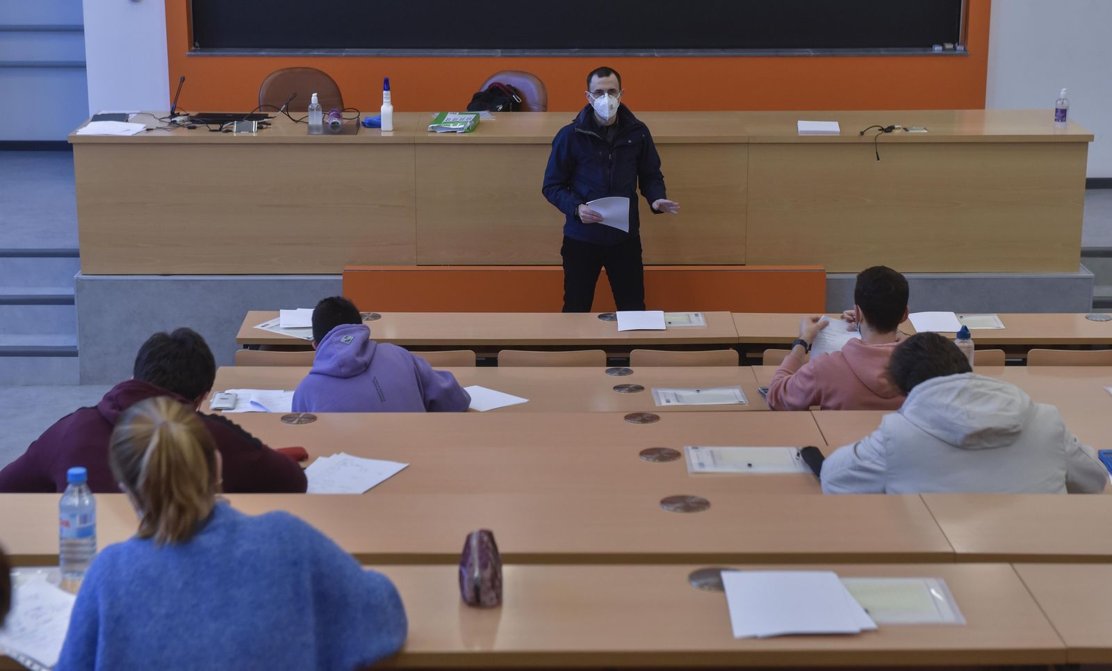 Examen celebrado en la Facultad de Física de la US durante la pandemia.